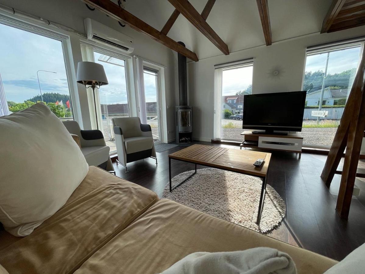 Vid Gekas Ullared Boende B&B エクステリア 写真